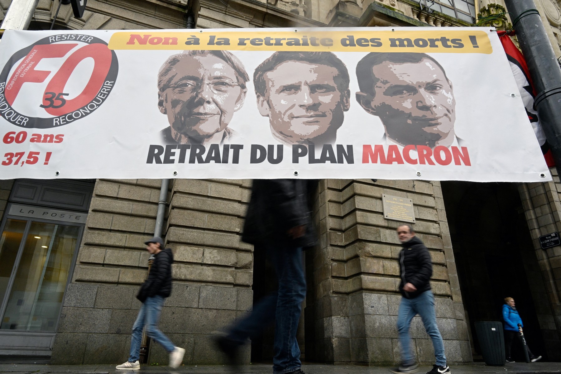 Guvernul francez vrea să crească vârsta de pensionare la 64 de ani. Sindicatele amenință cu proteste și greve