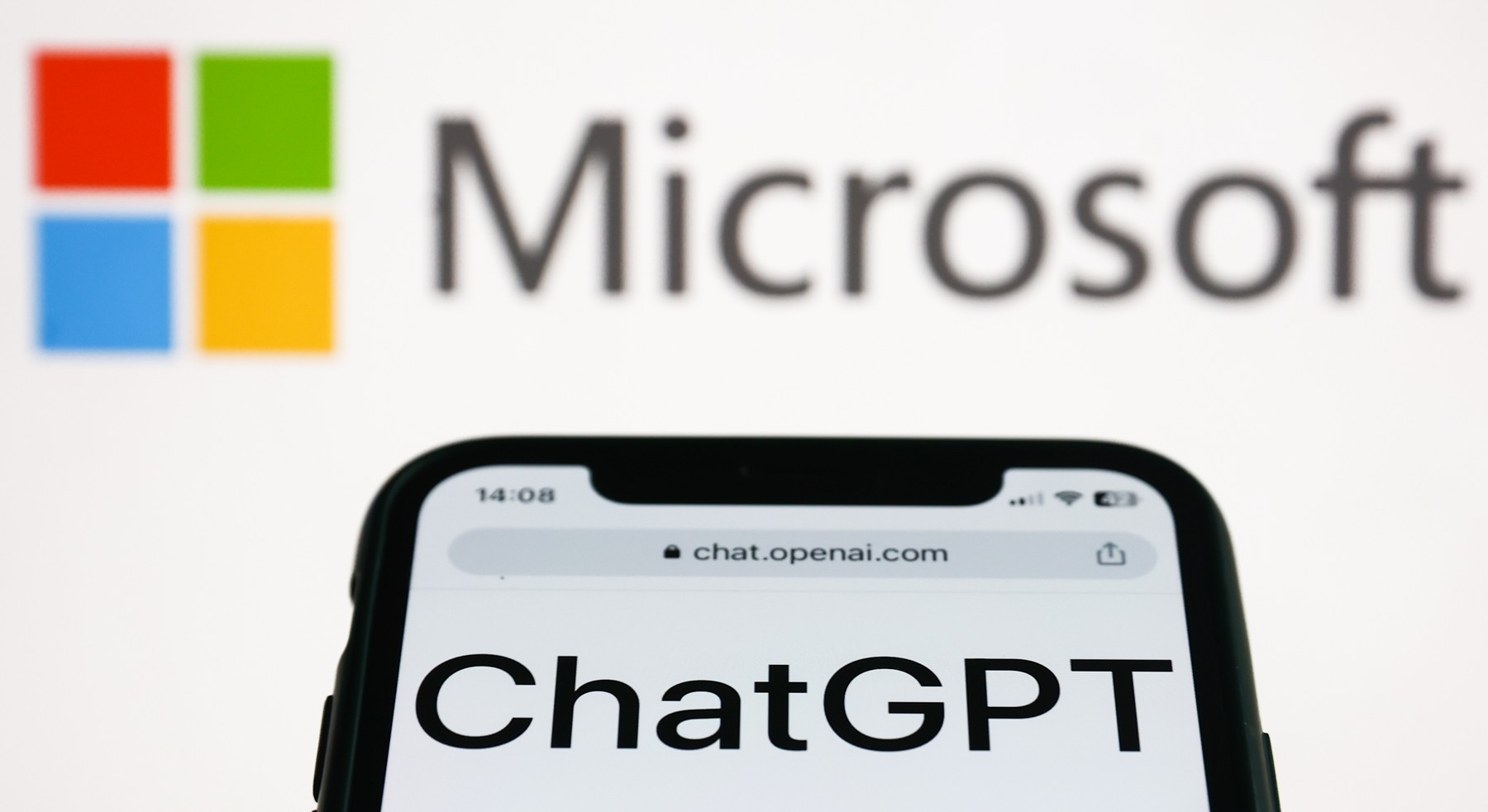 Microsoft a încheiat un acord cu OpenAI, prin care va avea o participație de 27% în cadrul companiei. Care este valoarea tranzacției