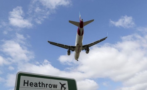 Anchetă pe un aeroport londonez după descoperirea unui colet care conținea uraniu