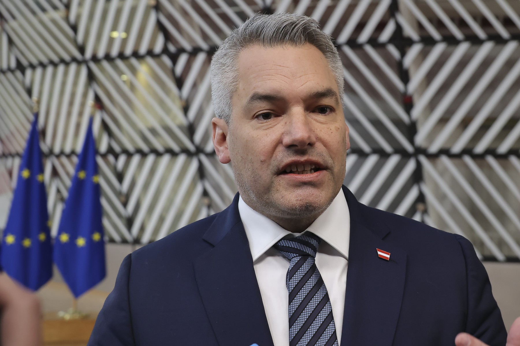 Presa austriacă: România blochează accesul Austriei la NATO, ca răzbunare pentru veto-ul pe Schengen