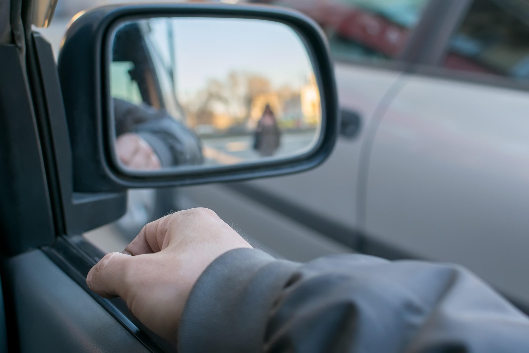 Un bărbat s-a masturbat în mașină și a fost dus în arest pentru 24 de ore