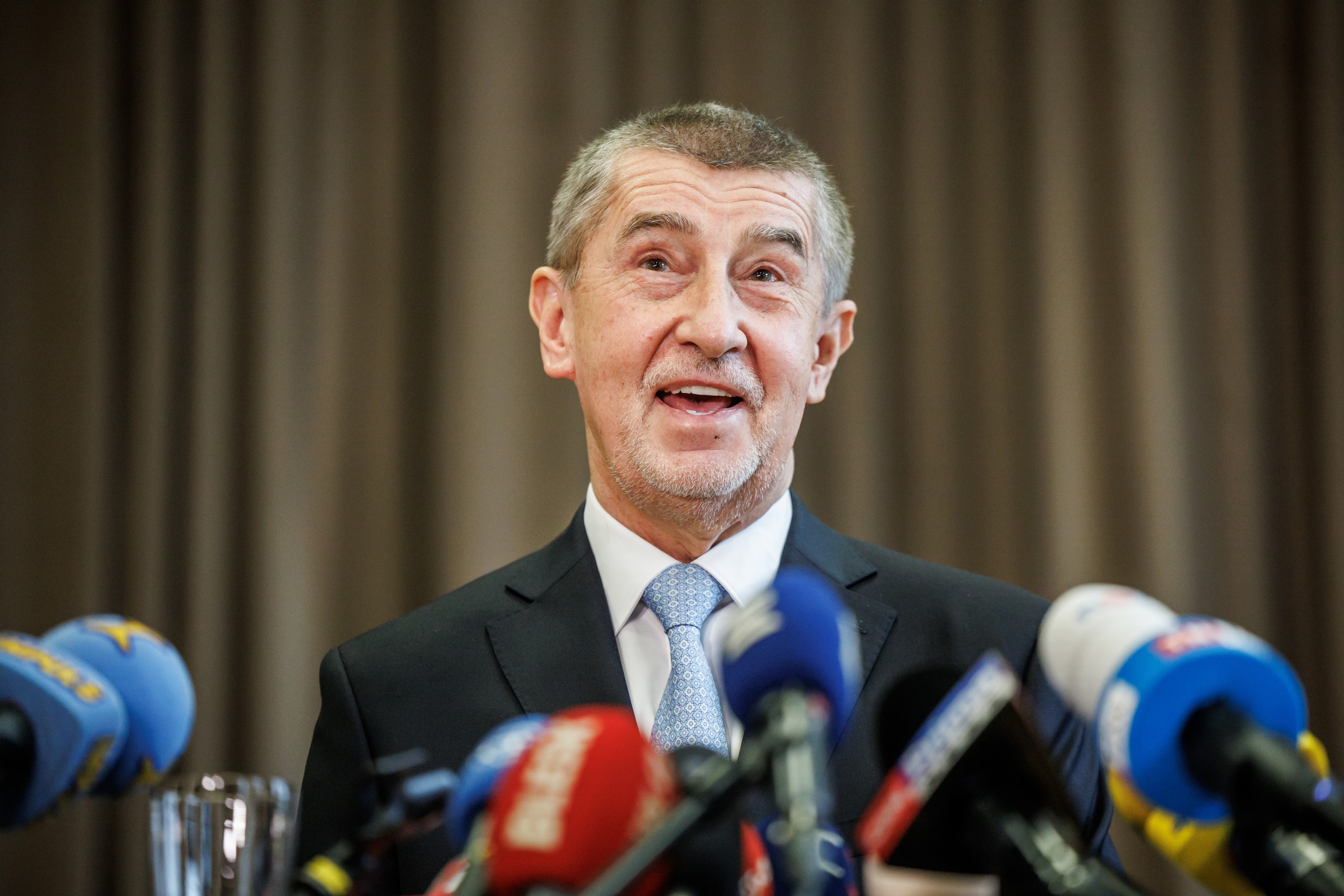 Andrej Babis, acuzat în trecut de fraudă cu fonduri UE, este unul dintre favoriții să devină noul președinte al Cehiei