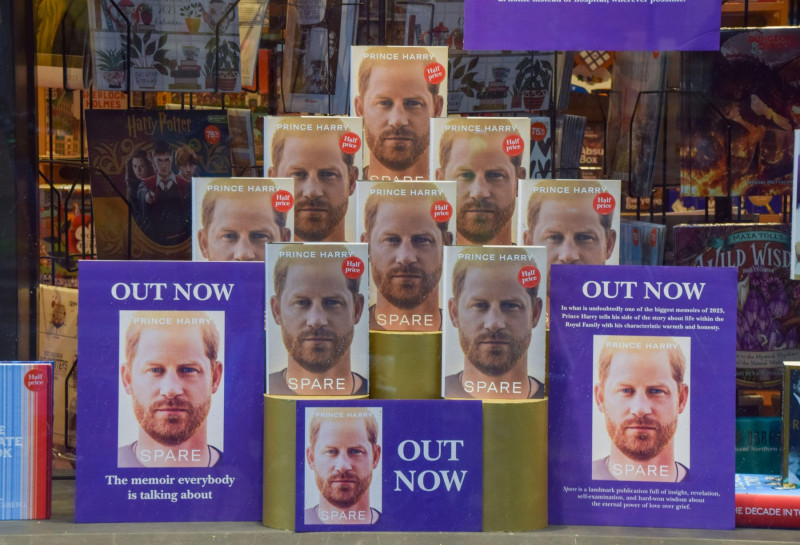 London, UK. 10th January 2023. A bookstore in Central London displays Prince Harry's tell-all memoir, entitled Spare, as the book goes on sale in the UK.