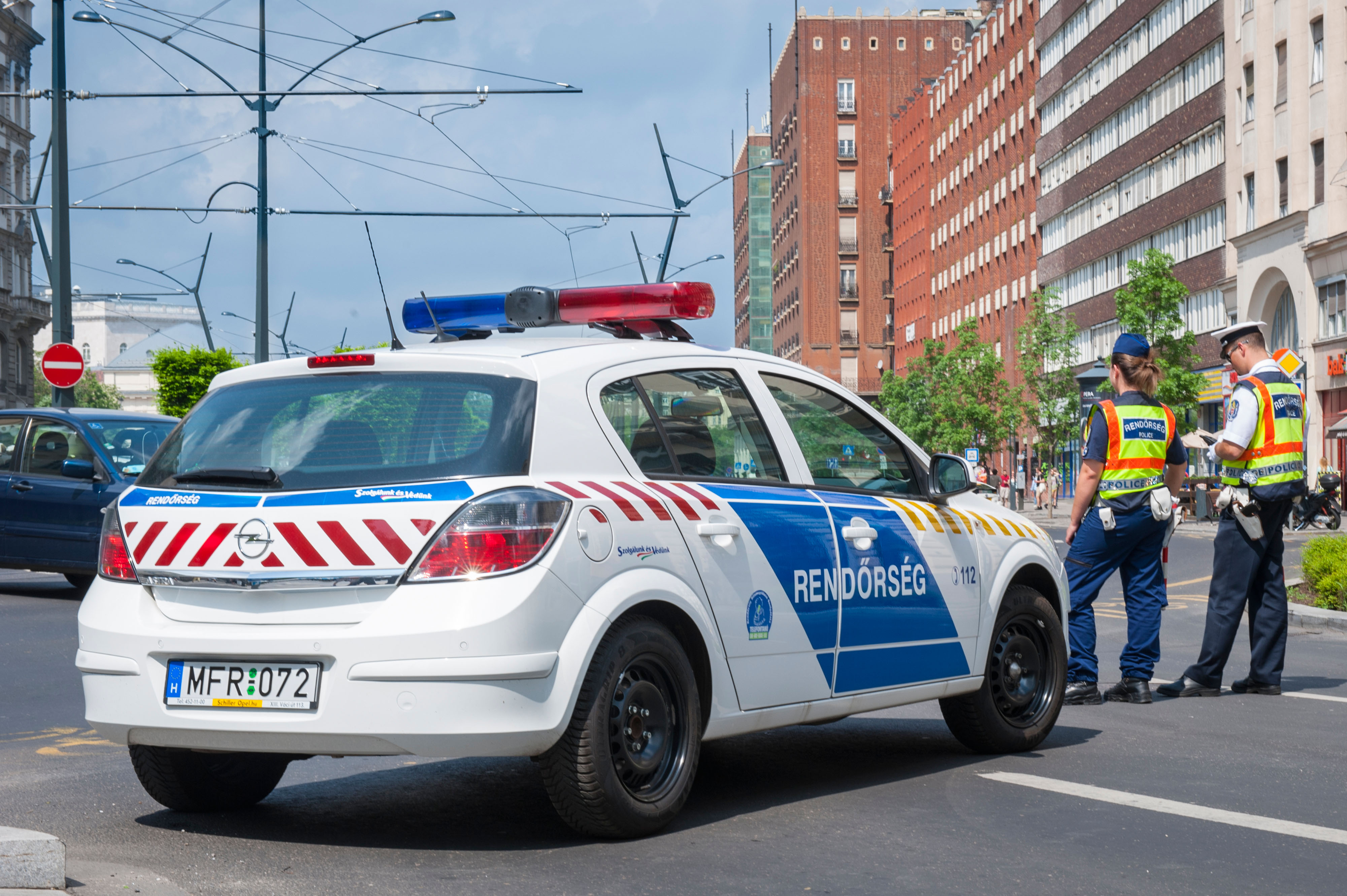 Un bărbat a ucis un polițist și a rănit alți doi, în Budapesta