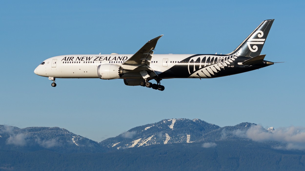 Prințul Harry, ironizat pe rețelele sociale de compania Air New Zealand pentru o afirmație făcută în cartea sa
