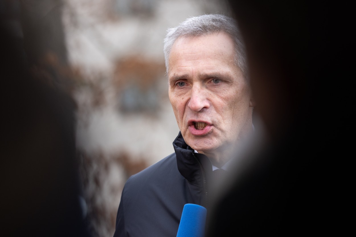 Jens Stoltenberg: Aliaţii trebuie să isi ia fiecare propria decizie privind utilizarea rachetelor cu rază lungă de către Ucraina