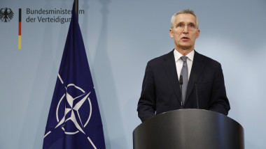 NATO GeneralsekretĂ¤r Jens Stoltenberg, Deutschland, Berlin, Bundesminister der Verteidigung Boris Pistorius empfĂ¤ngt NAT