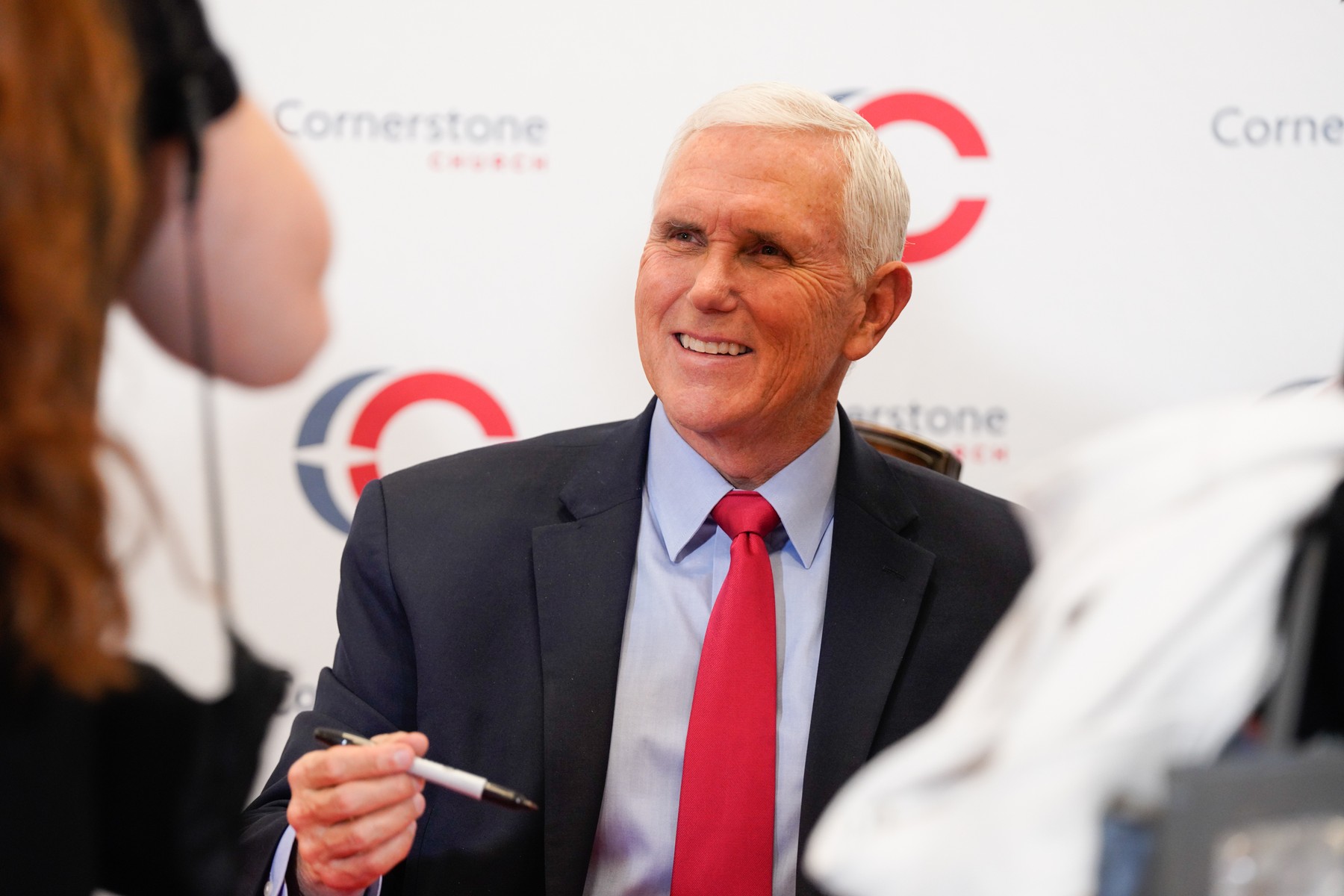 FBI a ridicat documente secrete din casa fostului vicepreședinte al SUA Mike Pence