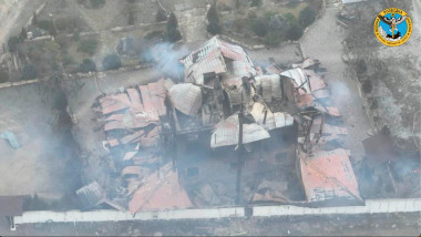 casa distrusa de un atac al ucrainenilor