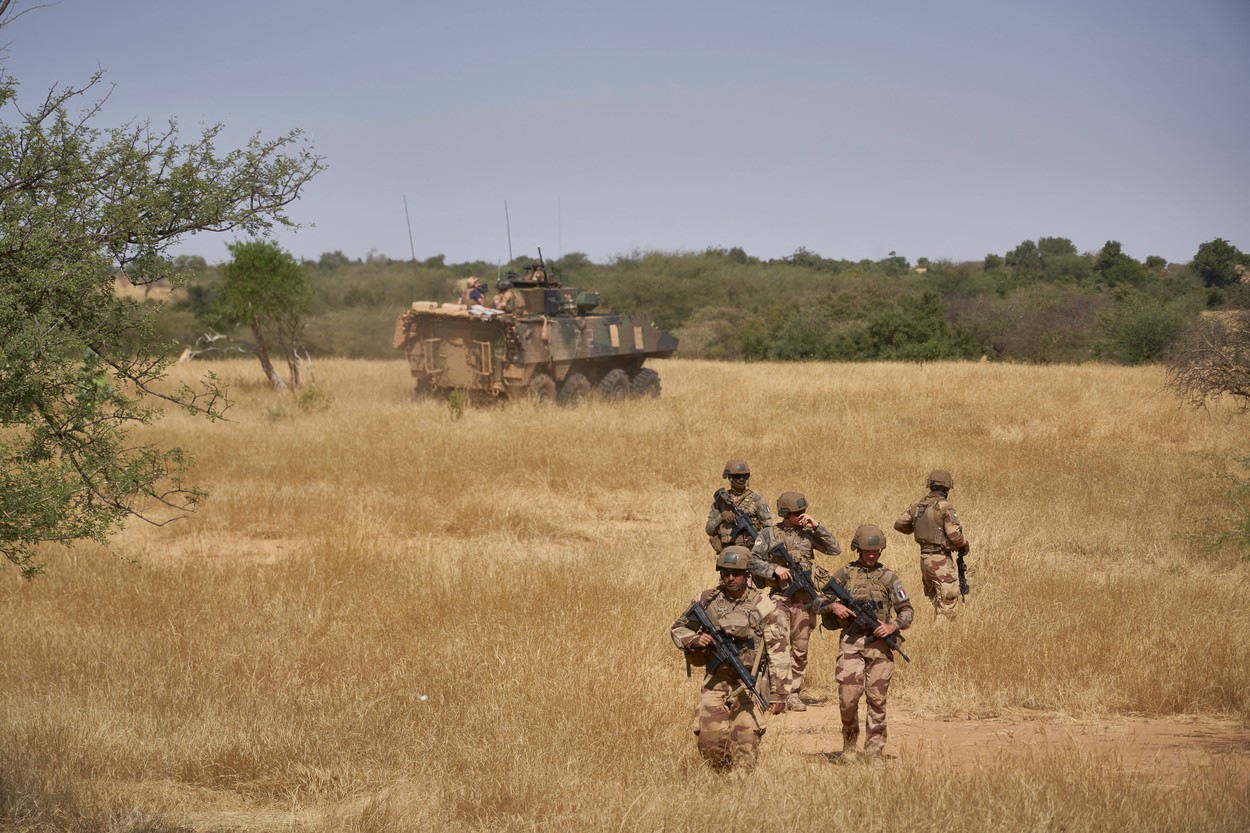 Franţa îşi retrage soldaţii din Burkina Faso la cererea ţării africane. Există temeri că ar putea fi înlocuiţi cu mercenari Wagner
