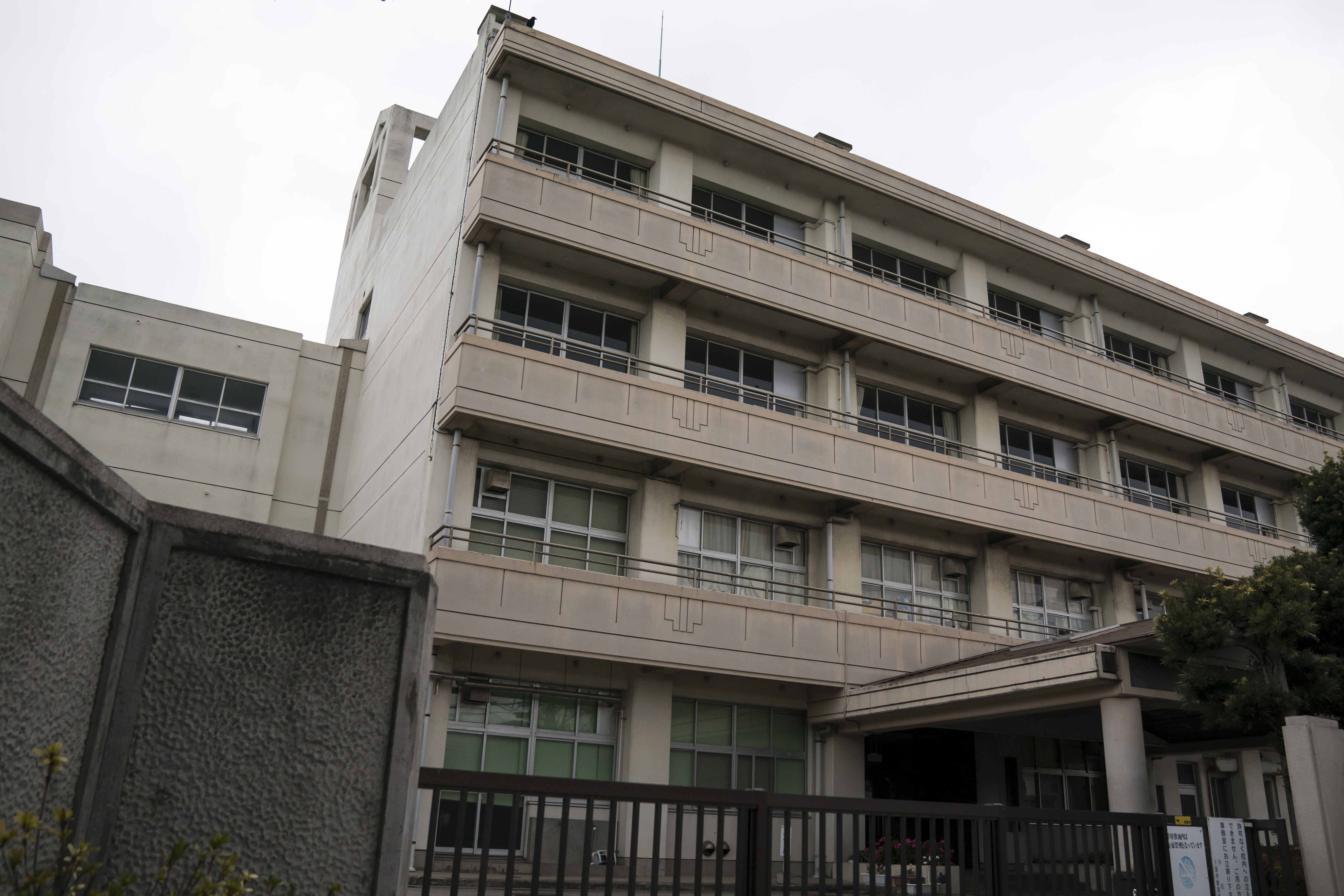 Mesaje misterioase cu amenințări cu bombă și moartea trimise prin fax la școli și universități terorizează Japonia