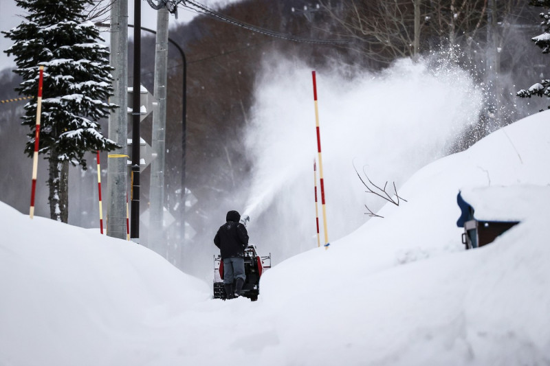 Season's Coldest Air Mass to Flow over Japan through Thursday