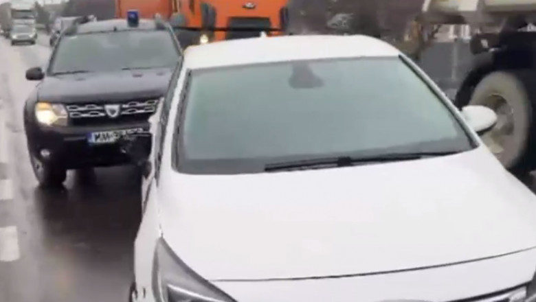 masina oprita de politie