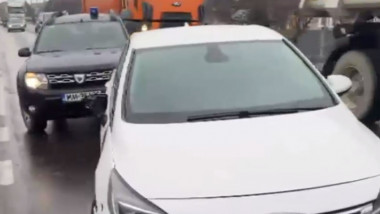 masina oprita de politie