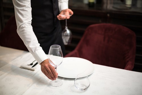 Problemele majore cu care se confruntă industria ospitalității: „E mult mai greu să găsești un bun ospătar, decât un director de hotel”