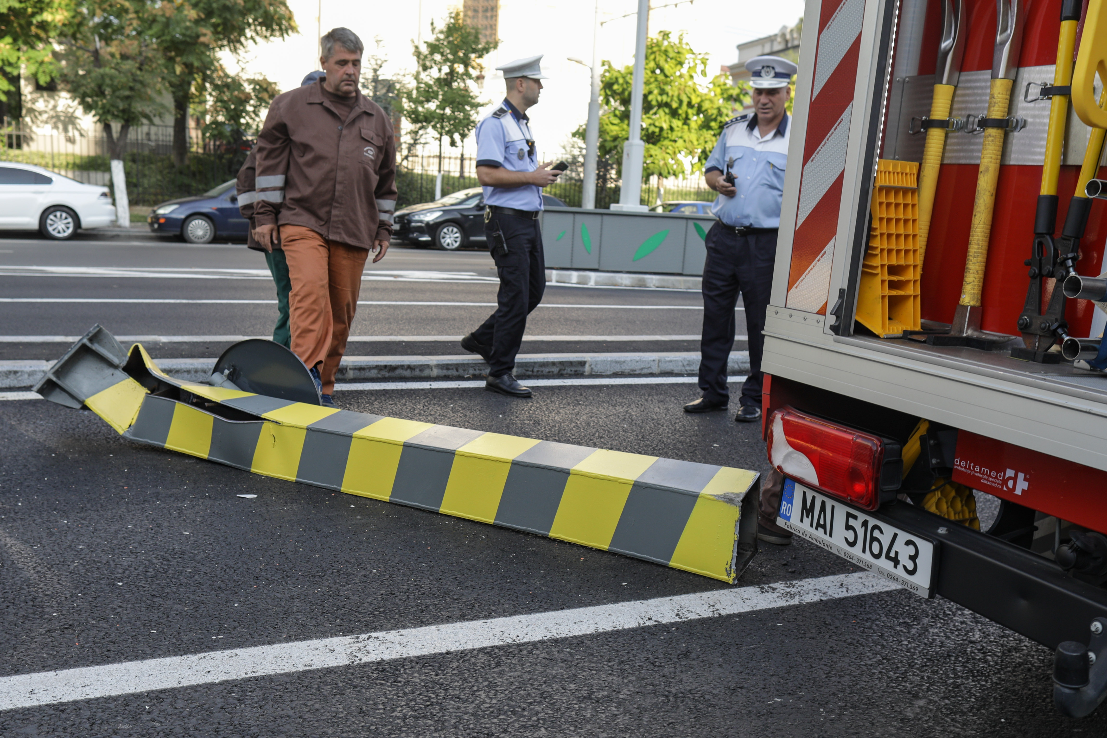 La Pasajul Unirii se montează noi porţi de presemnalizare a înălţimii maxime admise, după seria recentă de accidente