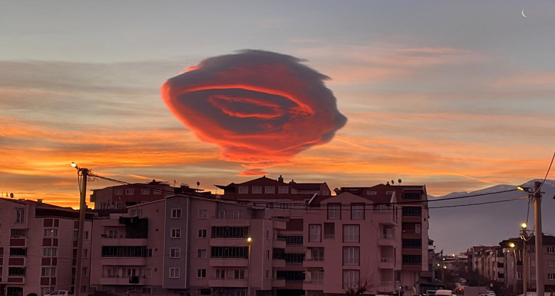 Lenticular clouds appear over Turkiye's Bursa