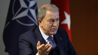 ministrul apărării turc Hulusi Akar