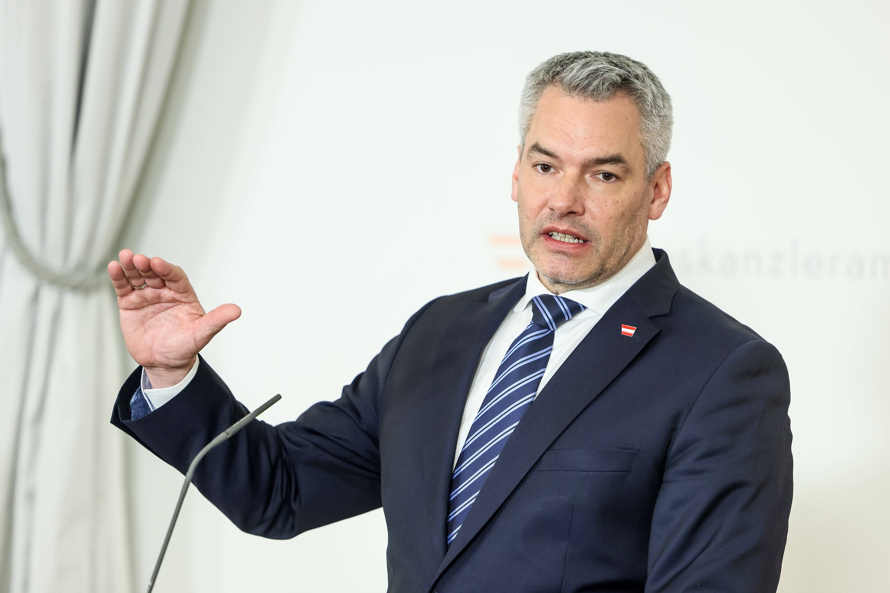Nehammer: „Atât timp cât spaţiul Schengen nu funcţionează, nu-l putem extinde”