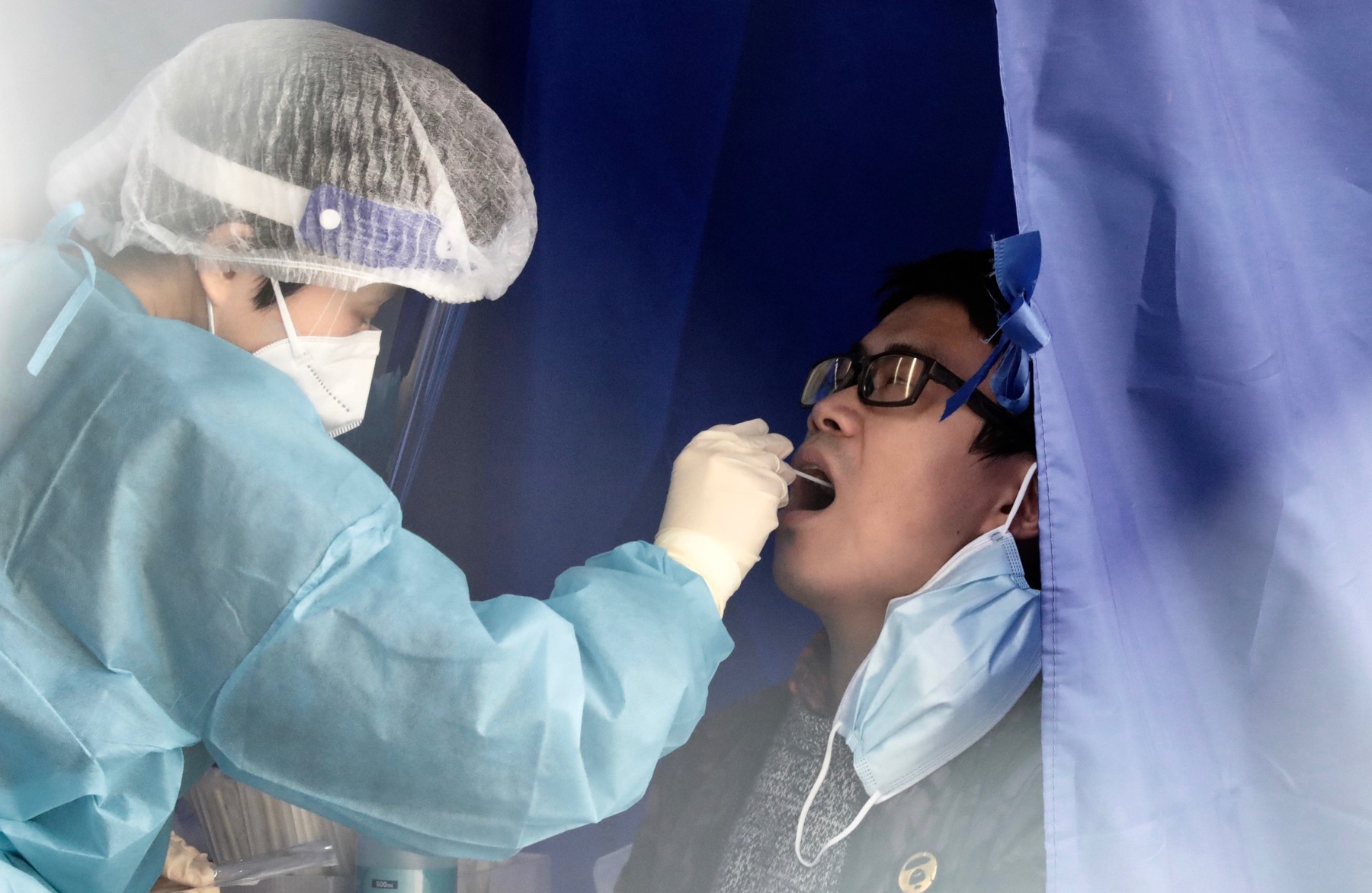 China anunță peste 4 milioane de cazuri de COVID-19 pe zi, după ce serbarea Anului Nou Chinezesc a accelerat răspândirea virusului