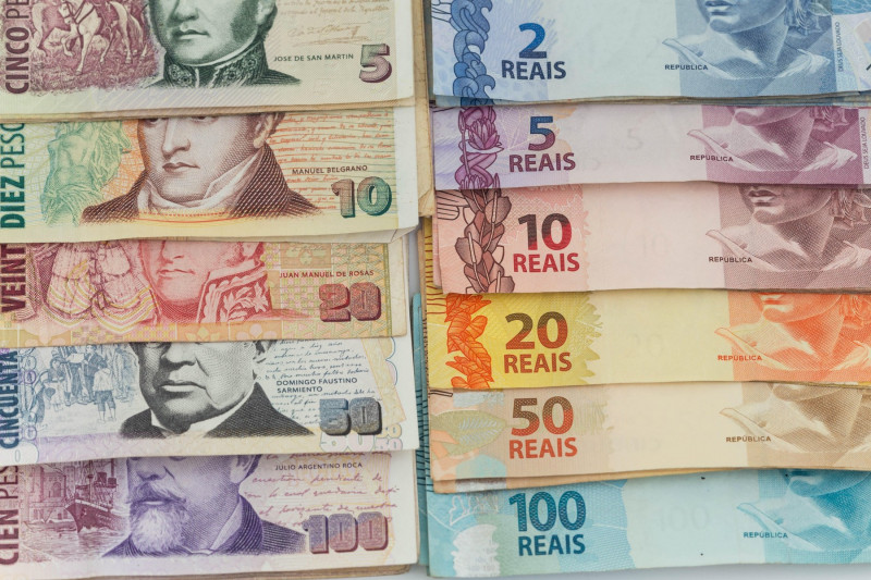 bancnote din Brazilia și Argentina