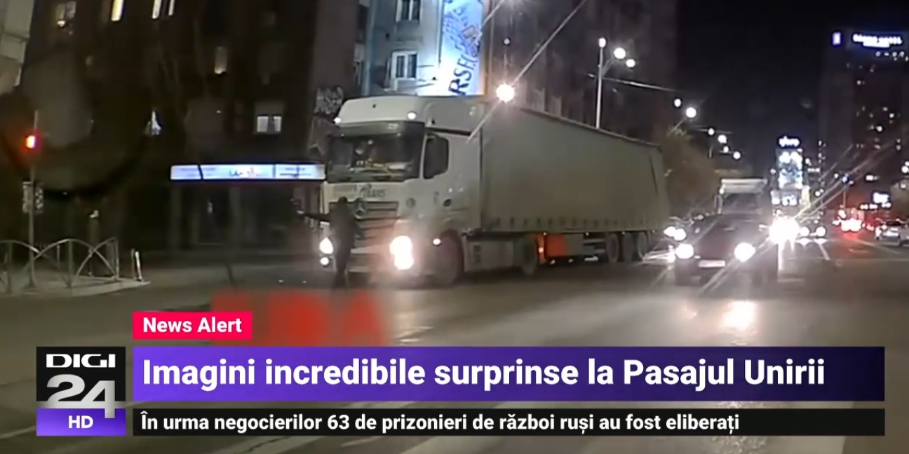 Un nou accident la Pasajul Unirii a fost evitat în ultima clipă. Un șofer a oprit înaintarea unui TIR ce depășea limita de înălţime