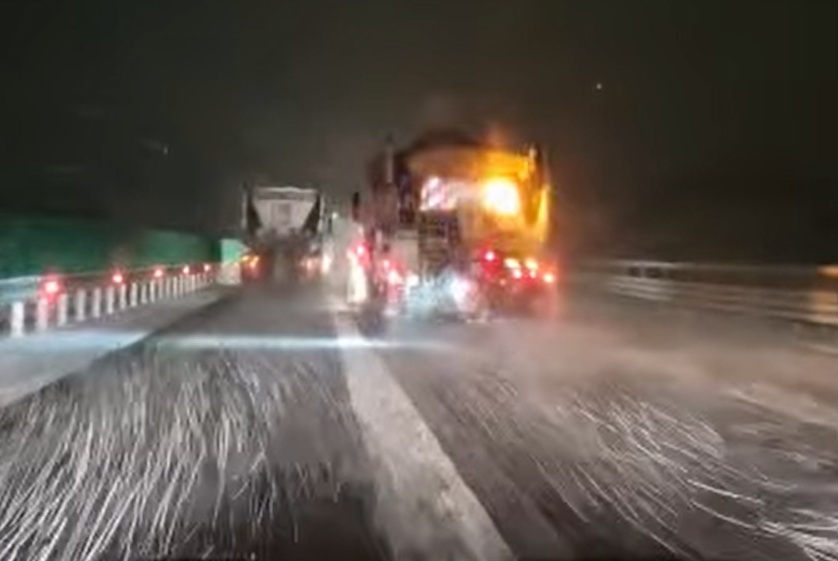 Circulaţia pe autostrada A1 a fost închisă din cauza viscolului pe o porțiune de 68 de kilometri