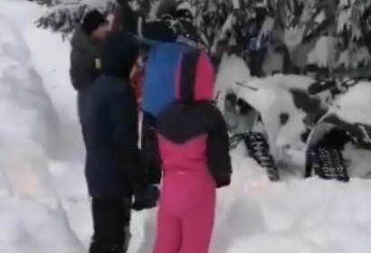 40 de turiști care au fost blocați de zăpadă în zona Șanta, de lângă Păltiniș, au fost evacuați de jandarmi