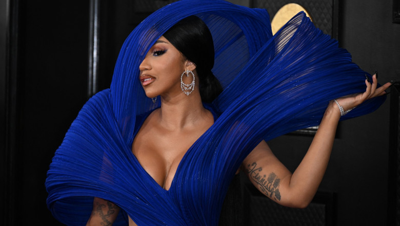 Cardi B, pe covorul roșu la Premiile Grammy 2023.