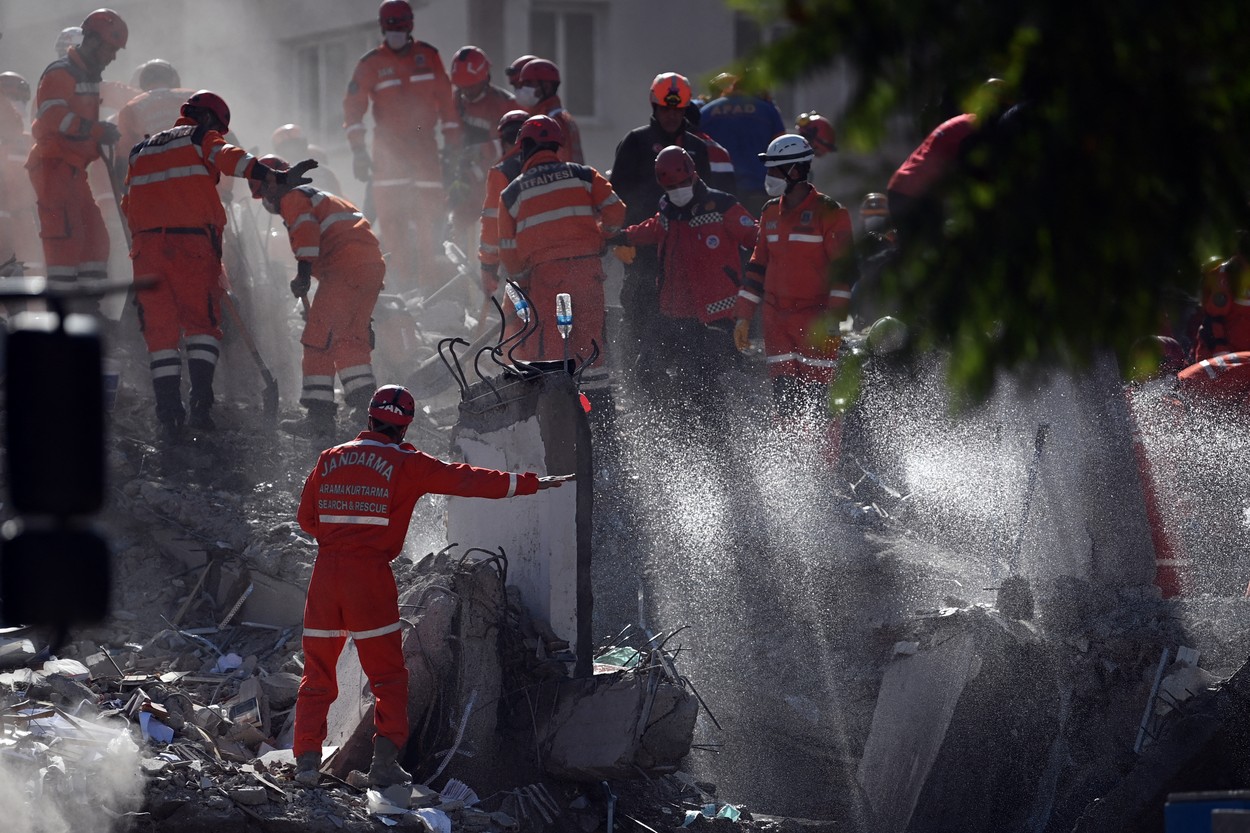 Turcia cere ajutor. Uniunea Europeană îi răspunde și activează imediat  Mecanismul de protecţie civilă. Zece țări și-au trimis echipele