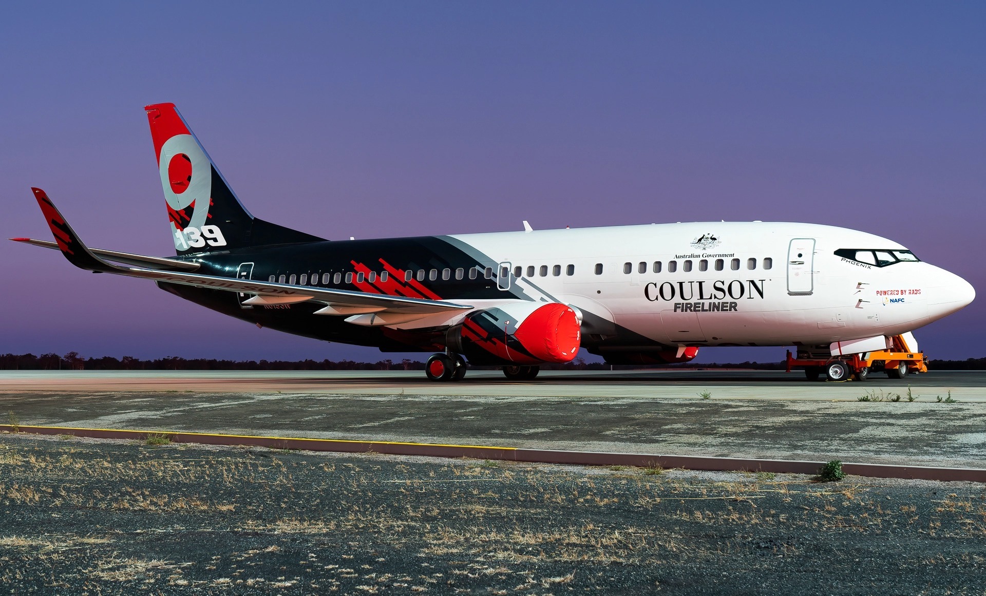 Un avion Boeing pentru stingerea incendiilor s-a prăbușit în Australia. Piloții au fost duși la spital