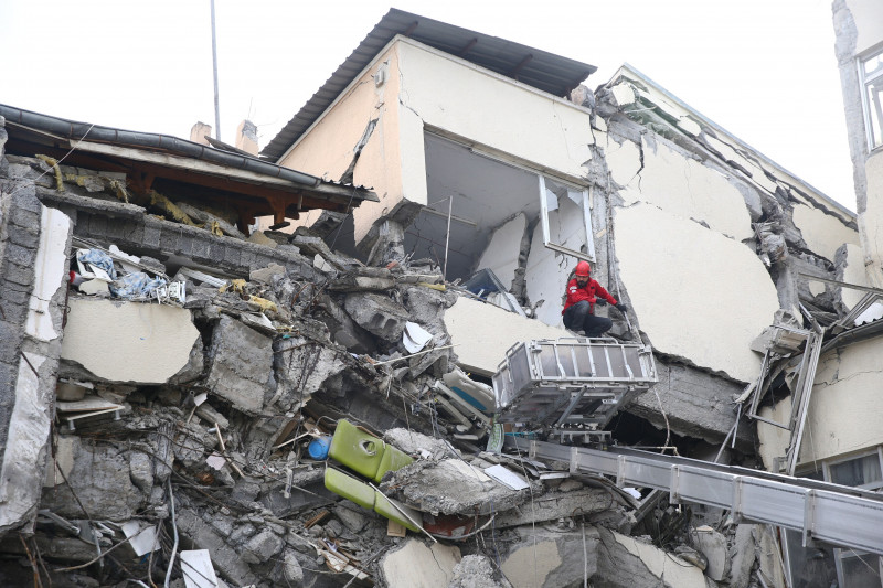 Earthquakes jolts Turkiye's provinces