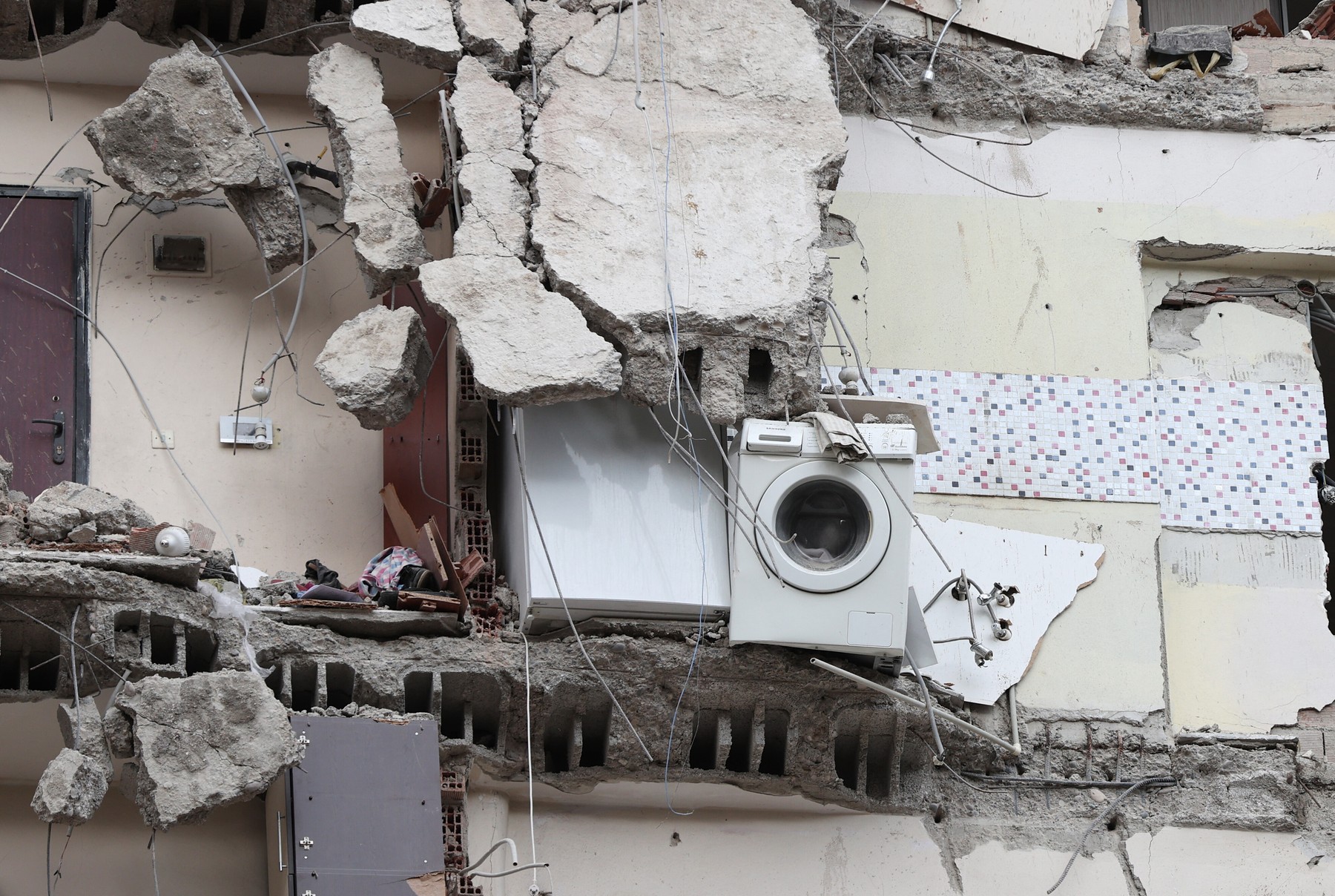 Peste 5.000 de clădiri s-au prăbușit în urma cutremurelor de peste 7,5 grade care au lovit Turcia și Siria