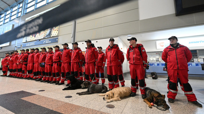 speciální tým na vyhledávání osob v sutinách, odlet do Turecka, záchranářský pes, Letiště Václava Havla, Ruzyně