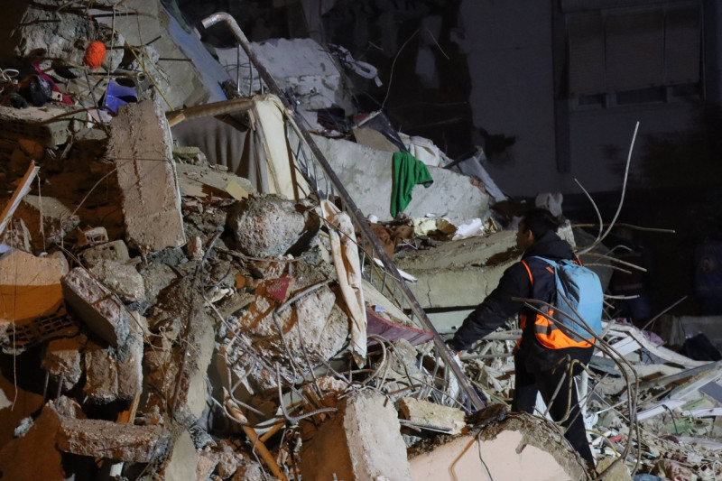 Earthquakes jolt Turkiye's provinces