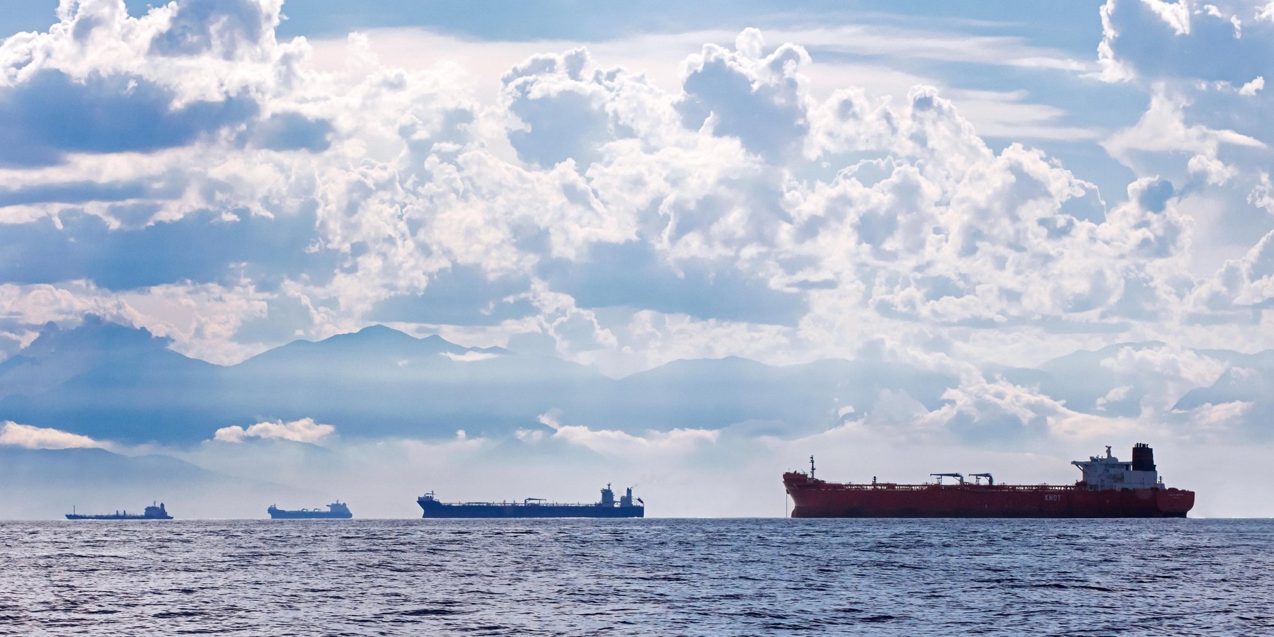 Lovitură dură pentru Putin. Unul dintre principalii aliați a început confiscarea navelor din flota fantomă