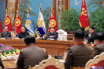 kim la masă cu generali din coreea de nord