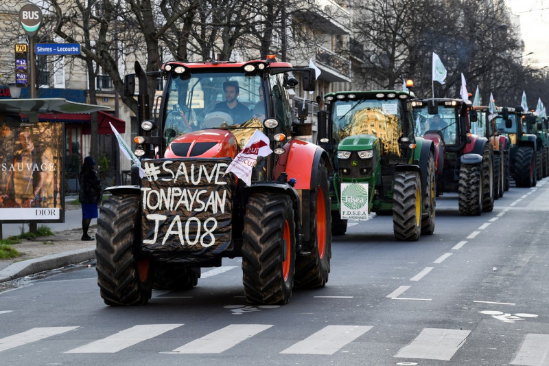 tractoare-paris-profimedia4