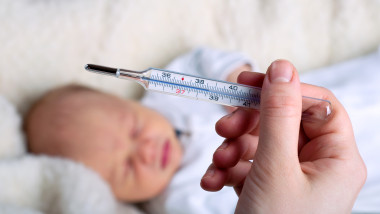 bebelus termometru febra