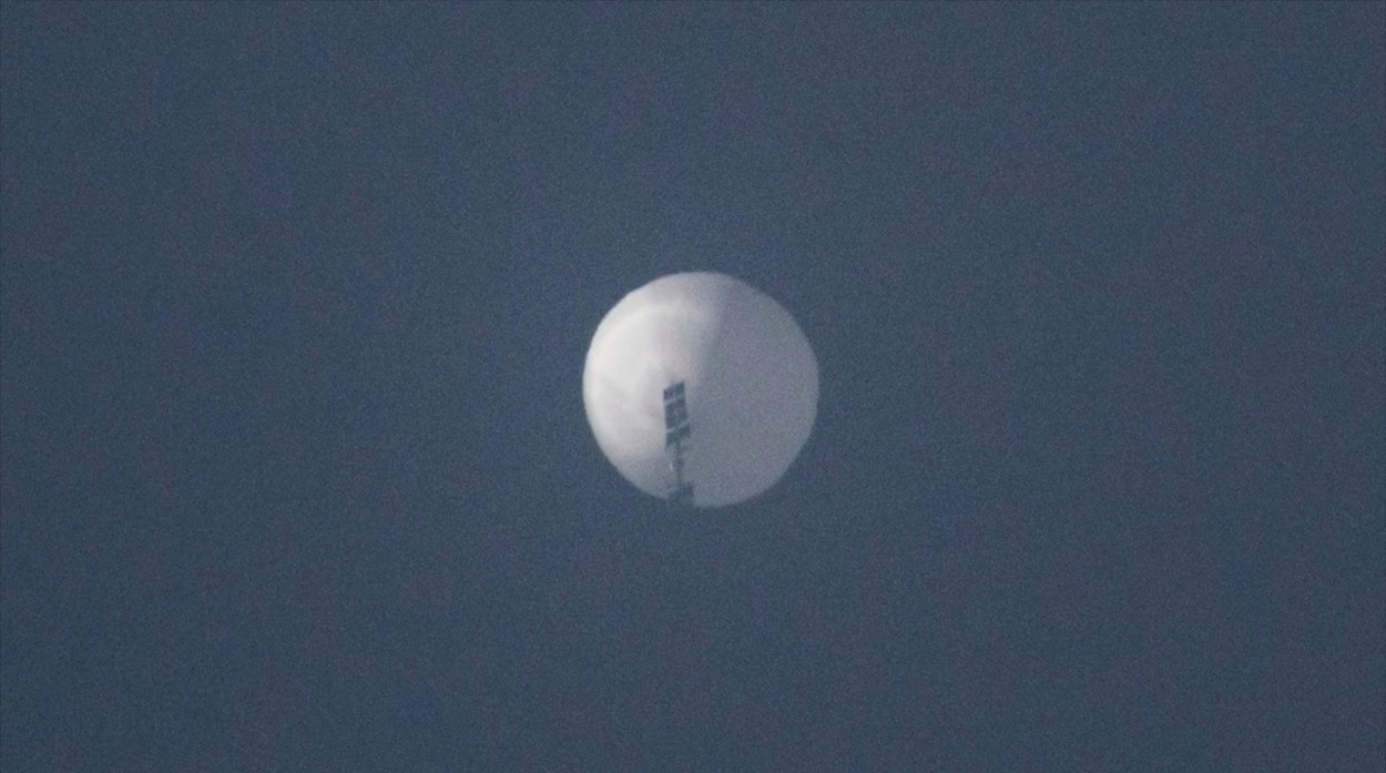 Balonul spion care a survolat SUA a fost operat de unitatea militară chineză pentru spaţiu şi război informatic (surse)