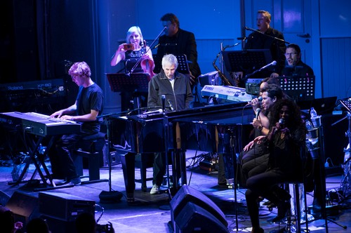 A murit Burt Bacharach, celebrul compozitor al hiturilor „I Say a Little Prayer” şi „Raindrops Keep Fallin' on My Head”