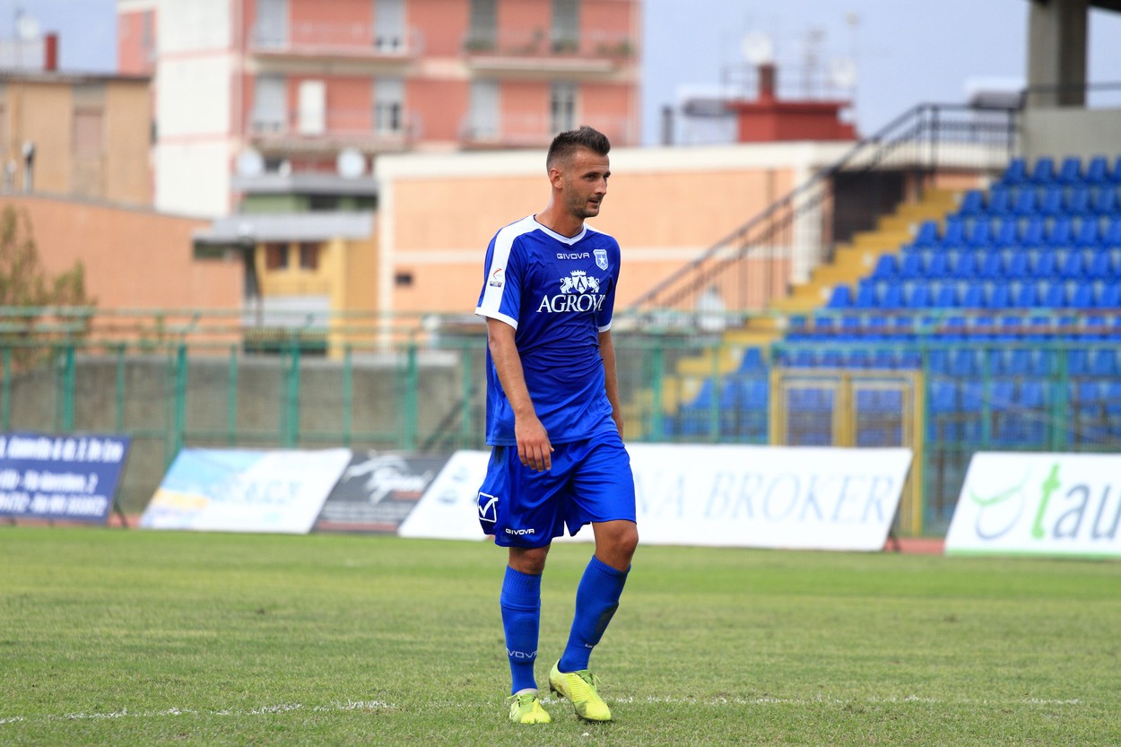 Fotbalist român condamnat la 6 ani de închisoare în Italia pentru un viol în grup
