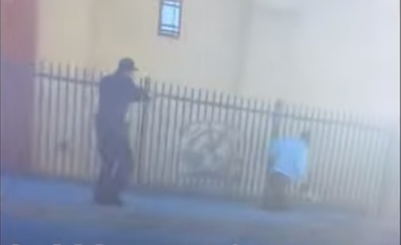Imagini șocante în Los Angeles. Doi polițiști au împușcat mortal un bărbat de culoare cu ambele picioare amputate. ”L.A. va erupe”