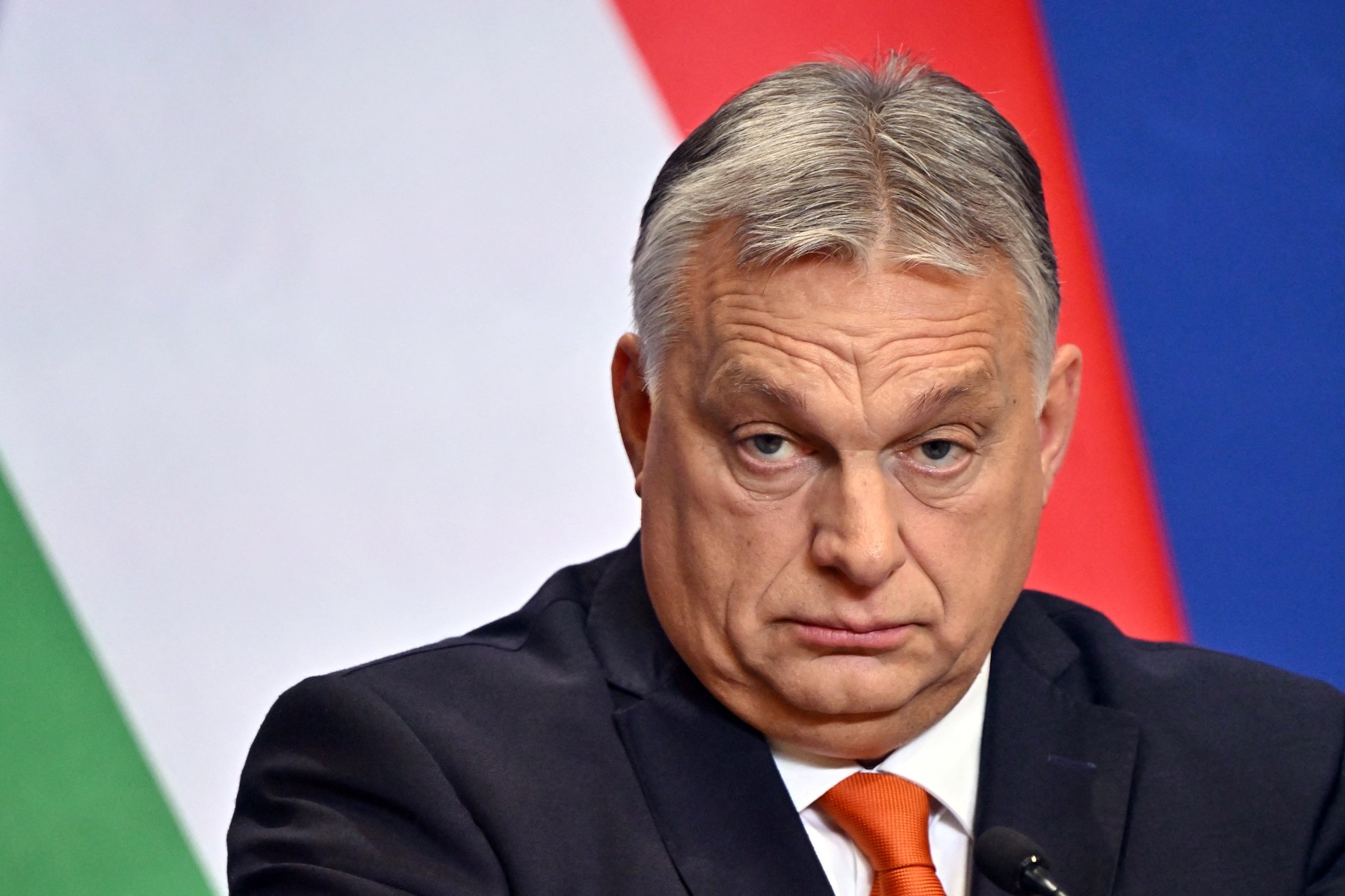 Politico: Viktor Orban mizează pe victoria Rusiei și îi recomandă Ucrainei să se dea bătută