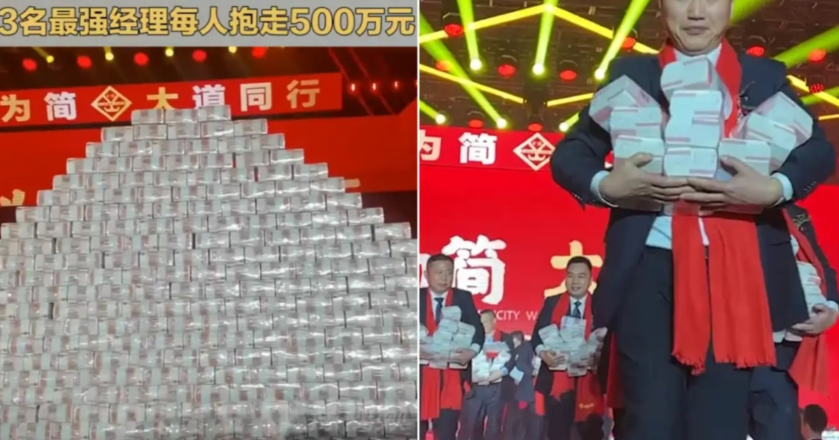O companie de macarale din China și-a premiat angajații cu un munte uriaș de bani. Cei mai buni au plecat acasă cu 740.000 de dolari