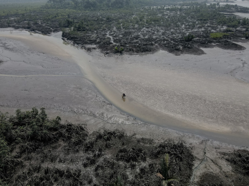 In the Niger Delta, hunger threatens the population.