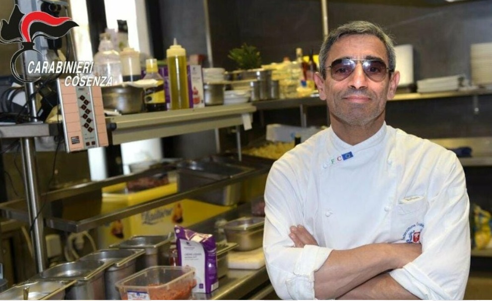 Un mafiot italian se ascundea la lumina zilei: făcea pizza într-un oraș din Franța. A fost prins după aproape 20 de ani de căutări