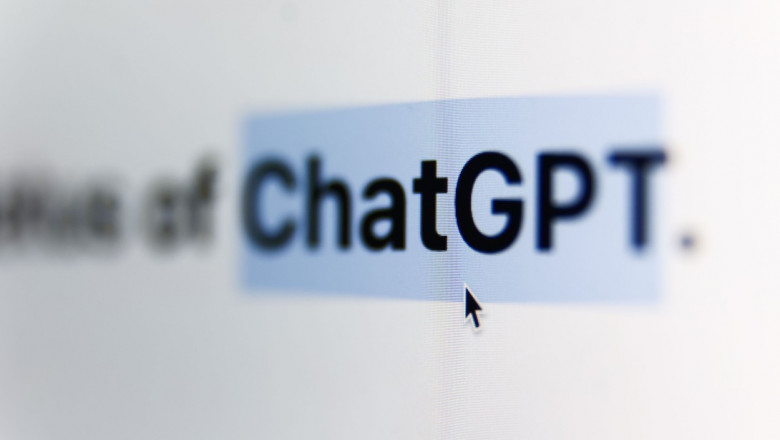 ChatGPT văzută pe un ecran de computer.