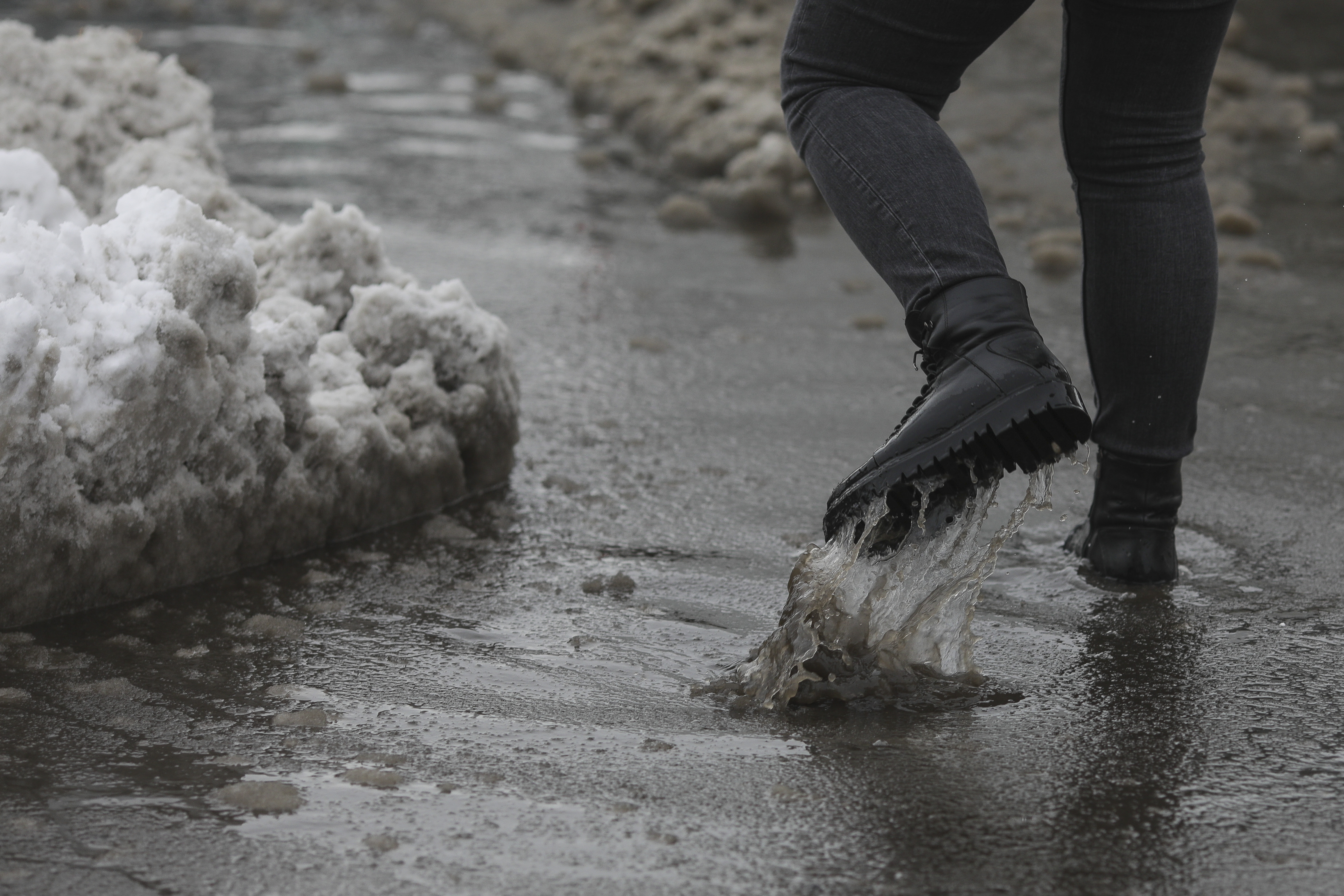 ANM: Temperatura în Capitală va scădea semnificativ, în weekend. Noaptea va ninge