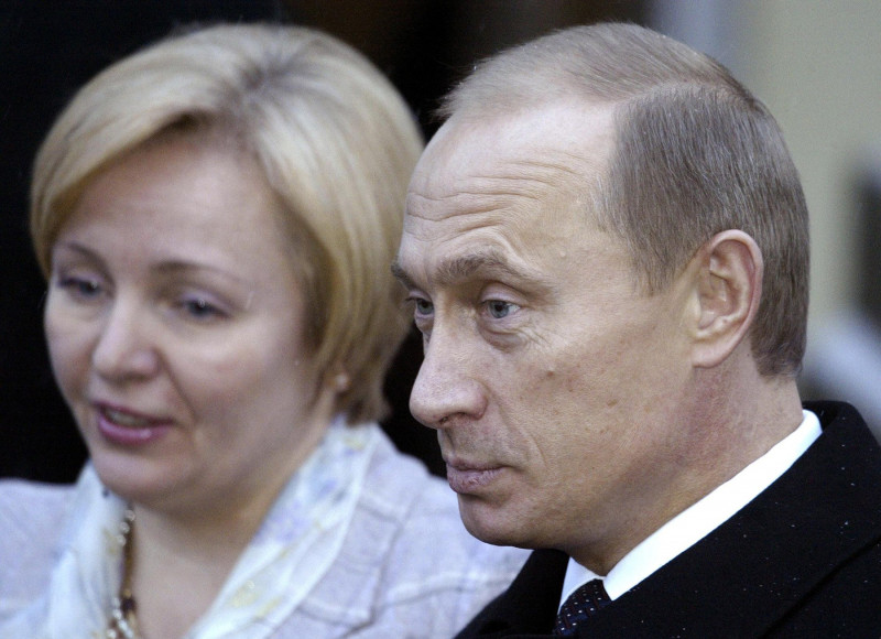 Vladimir Putin și Liudmila Putina în 2003